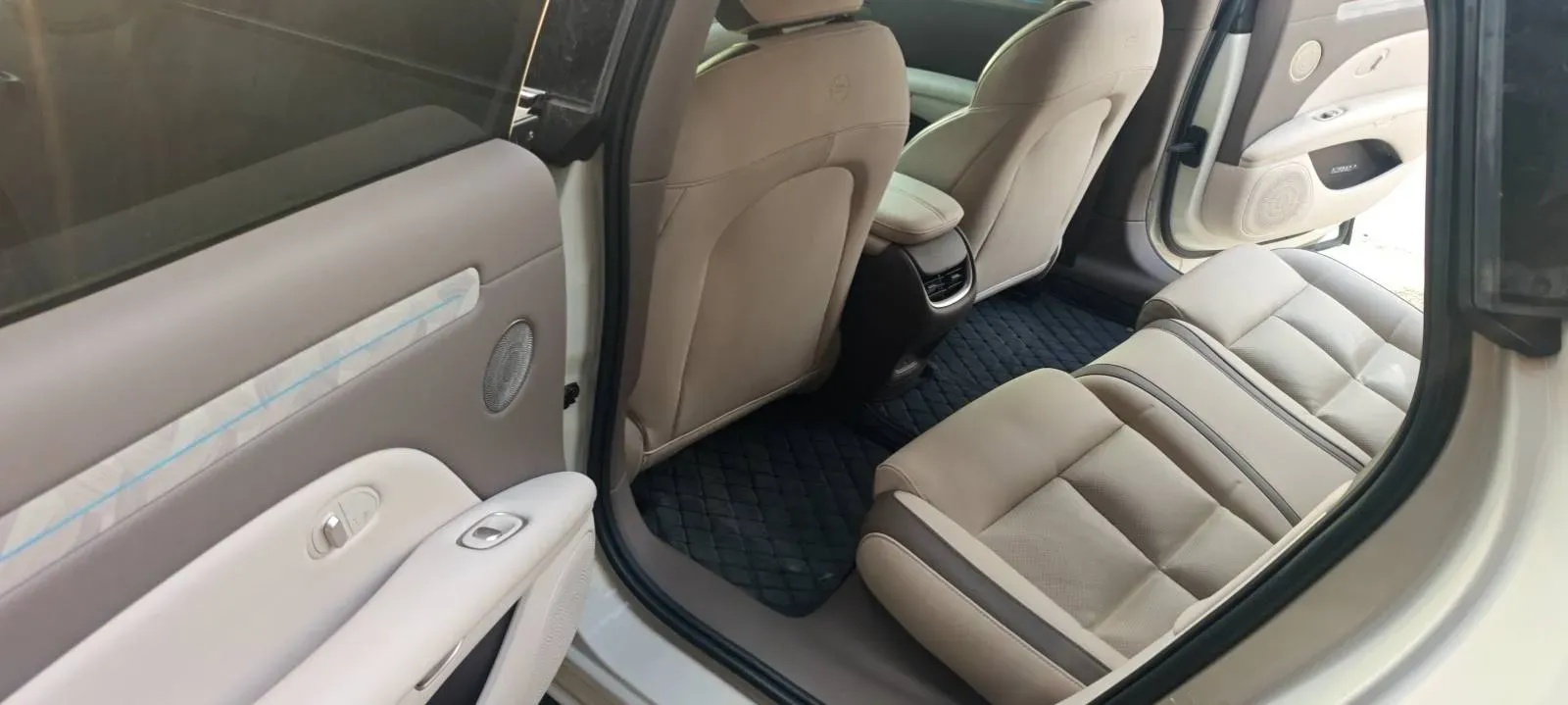 2025 IM L6 BEV,autocango,china used car exporter,china ev exporter,chinese used car exporter,chinese used ev exporter