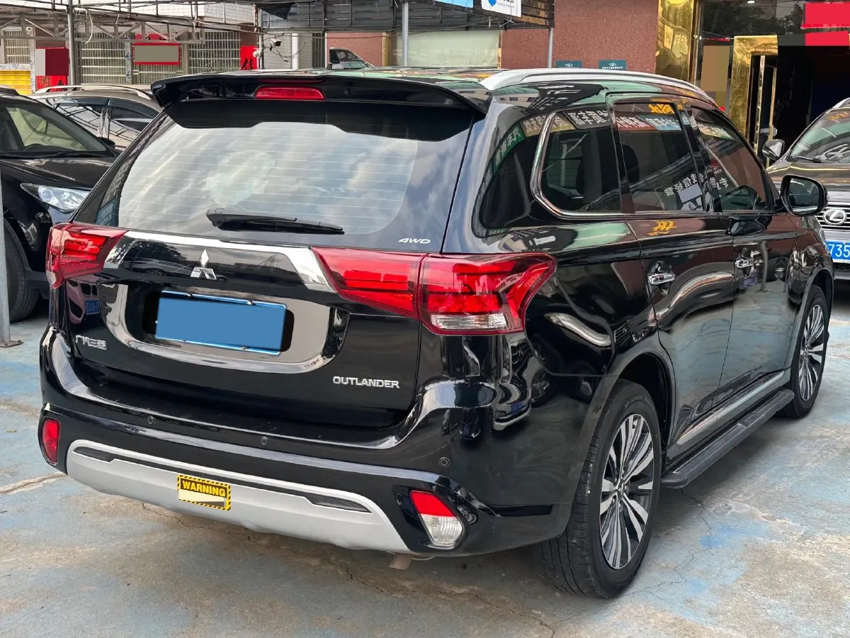2021 Mitsubishi Outlander 2.4L 192HP L4 CVT,autocango,china used car exporter,china ev exporter,chinese used car exporter,chinese used ev exporter