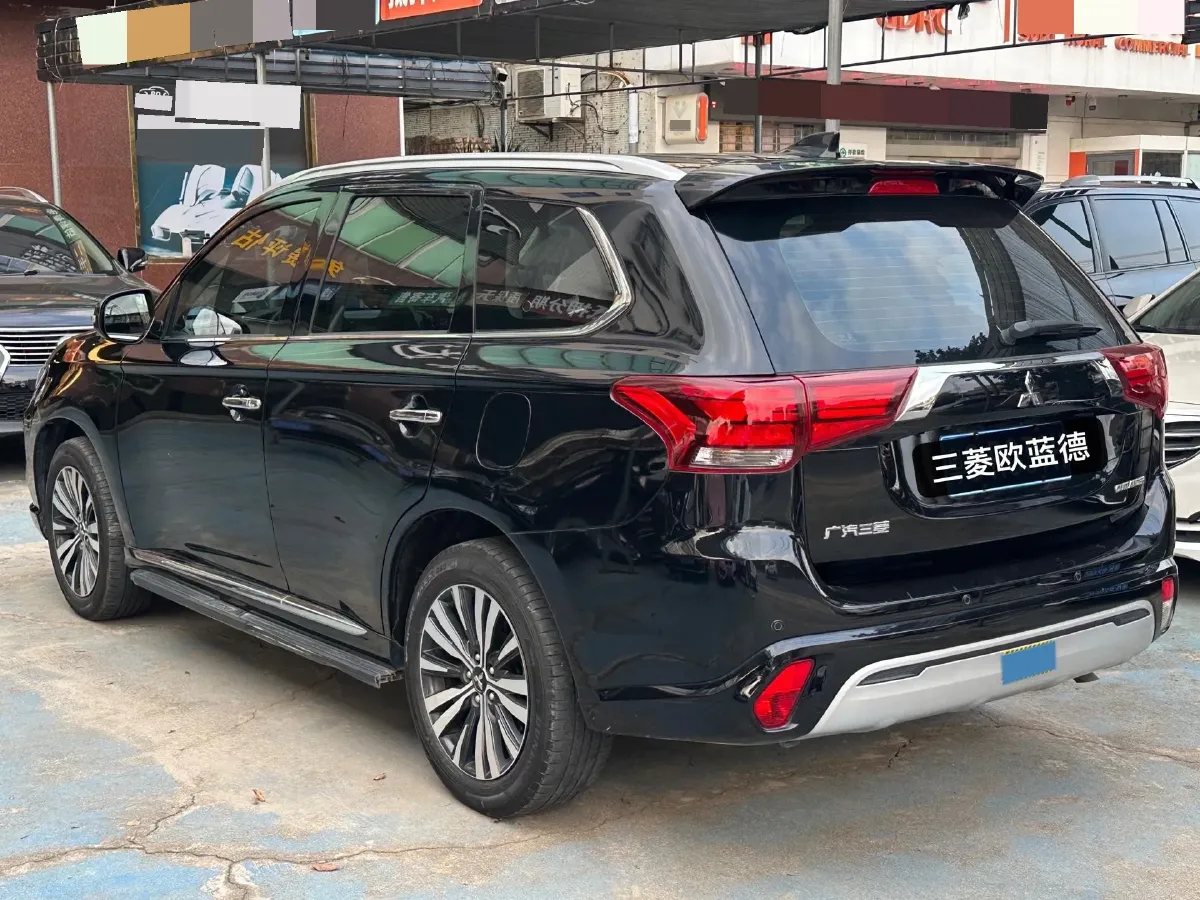 2021 Mitsubishi Outlander 2.4L 192HP L4 CVT,autocango,china used car exporter,china ev exporter,chinese used car exporter,chinese used ev exporter