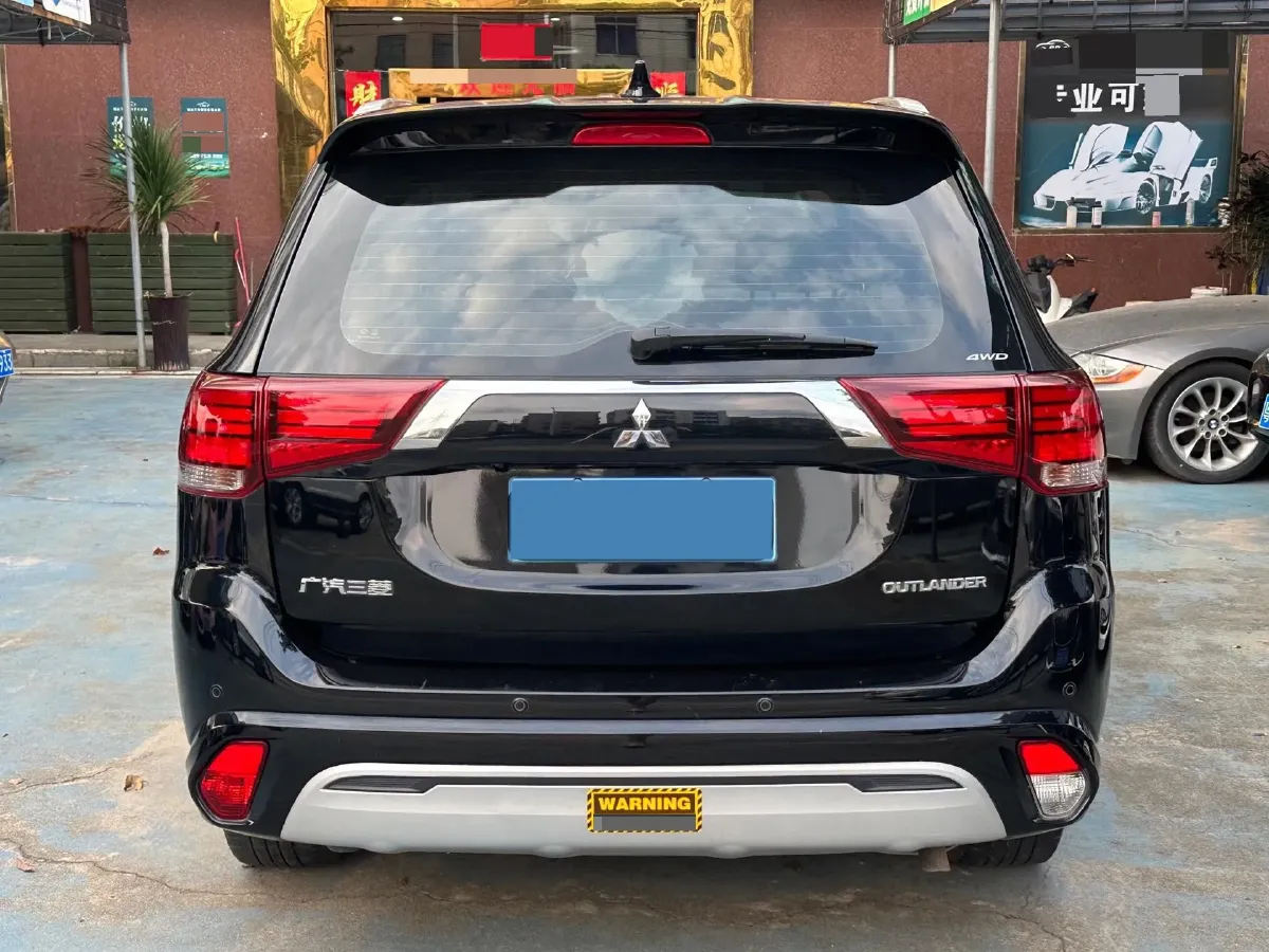 2021 Mitsubishi Outlander 2.4L 192HP L4 CVT,autocango,china used car exporter,china ev exporter,chinese used car exporter,chinese used ev exporter
