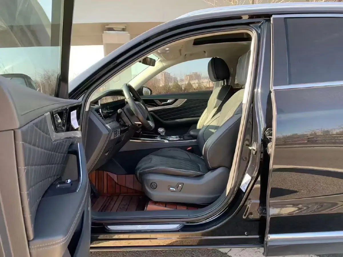 2019 HongQi HS5 2.0T 224HP L4 6AT,autocango,china used car exporter,china ev exporter,chinese used car exporter,chinese used ev exporter