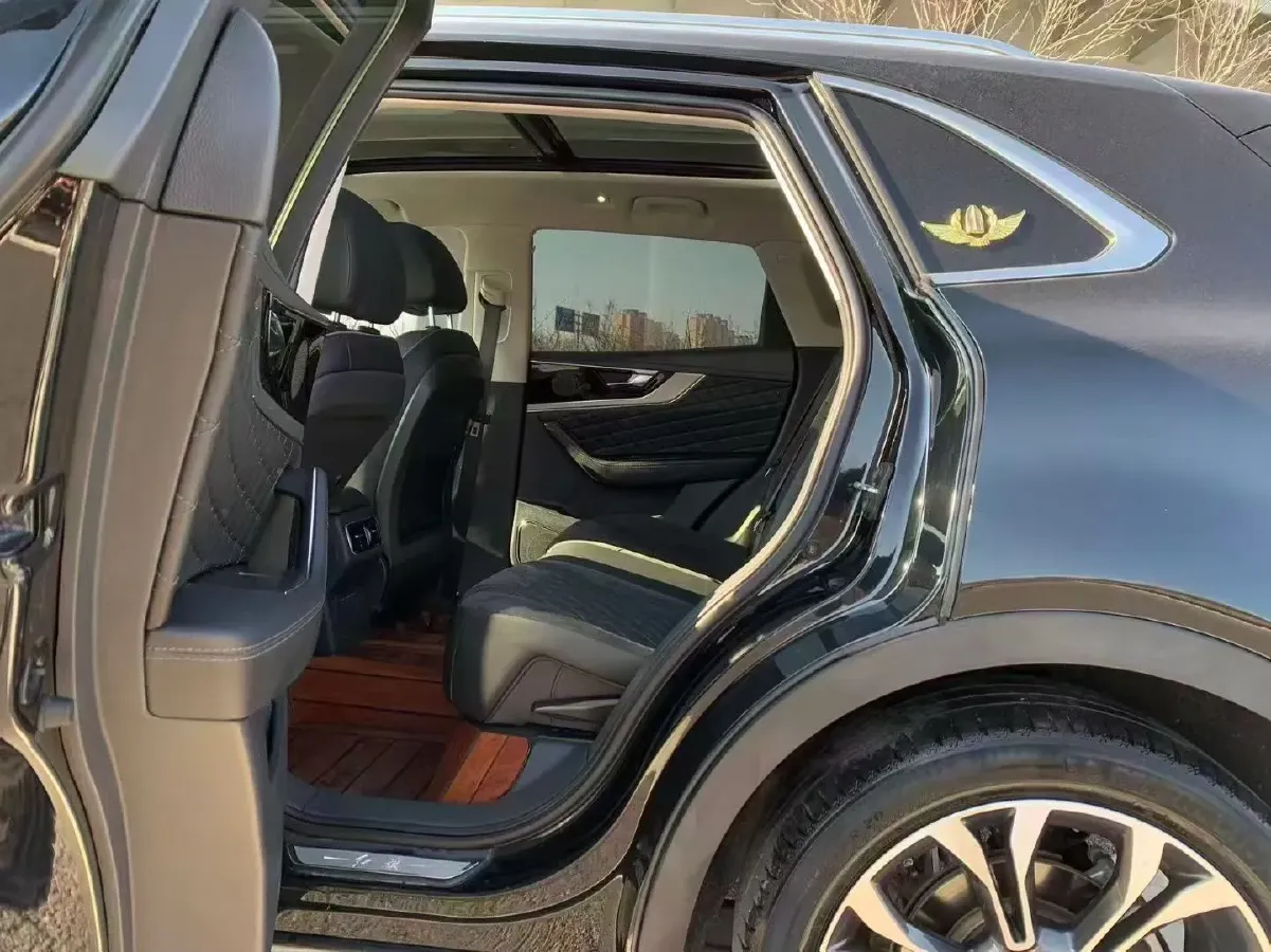 2019 HongQi HS5 2.0T 224HP L4 6AT,autocango,china used car exporter,china ev exporter,chinese used car exporter,chinese used ev exporter