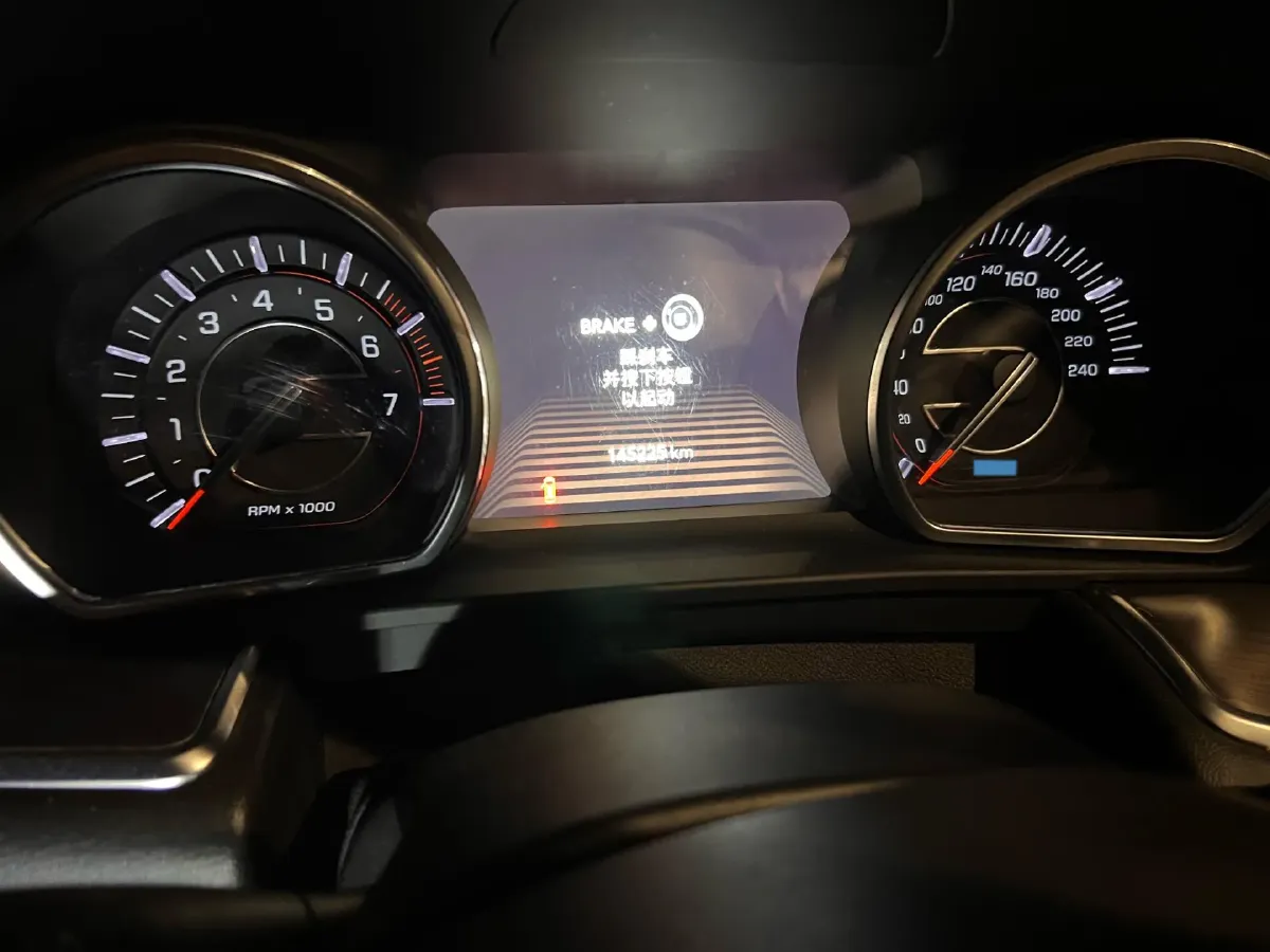 2018 Jeep Grand Commander 2.0T 265HP L4 9AT,autocango,china used car exporter,china ev exporter,chinese used car exporter,chinese used ev exporter