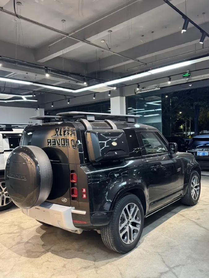 2023 Land Rover Defender 3.0T 400HP L6 8AT,autocango,china used car exporter,china ev exporter,chinese used car exporter,chinese used ev exporter