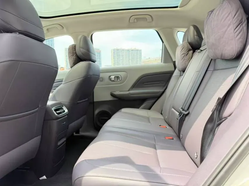 2025 Leapmotor B10 BEV 67.1KWH,autocango,china used car exporter,china ev exporter,chinese used car exporter,chinese used ev exporter