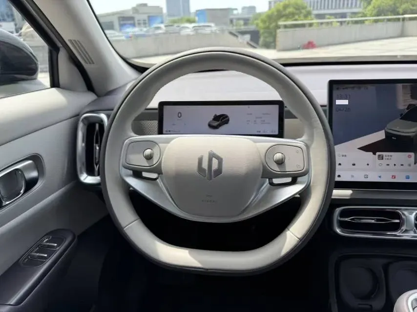 2025 Leapmotor B10 BEV 67.1KWH,autocango,china used car exporter,china ev exporter,chinese used car exporter,chinese used ev exporter