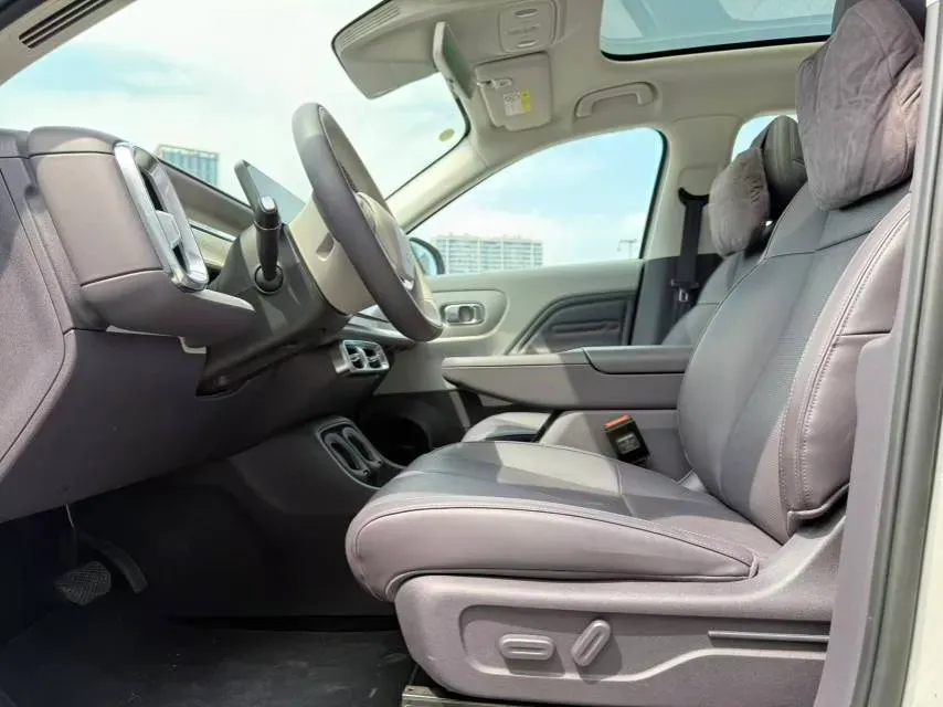 2025 Leapmotor B10 BEV 67.1KWH,autocango,china used car exporter,china ev exporter,chinese used car exporter,chinese used ev exporter