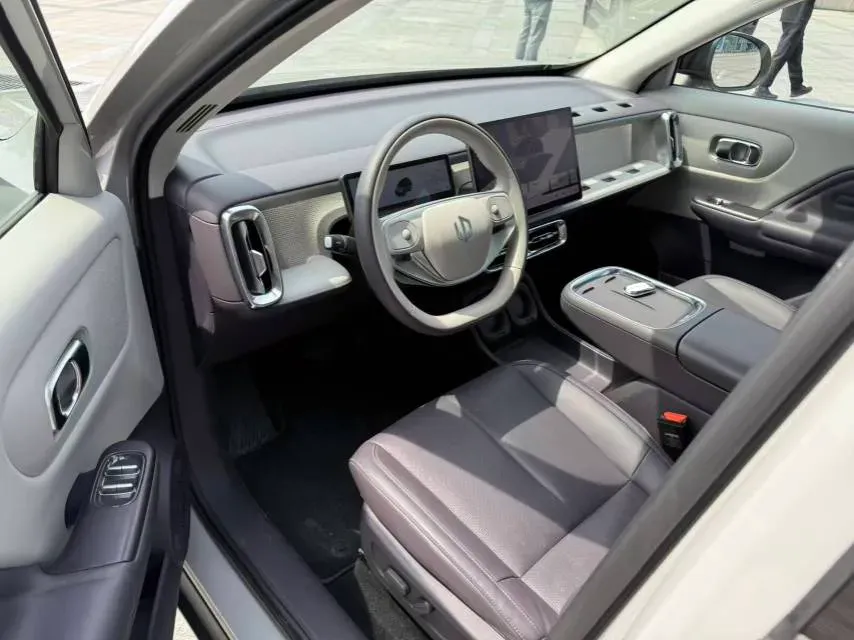 2025 Leapmotor B10 BEV 67.1KWH,autocango,china used car exporter,china ev exporter,chinese used car exporter,chinese used ev exporter