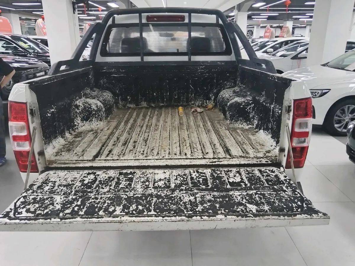 2018 Isuzu RE-MAX Jim 2.0T 204HP L4 5MT,autocango,china used car exporter,china ev exporter,chinese used car exporter,chinese used ev exporter