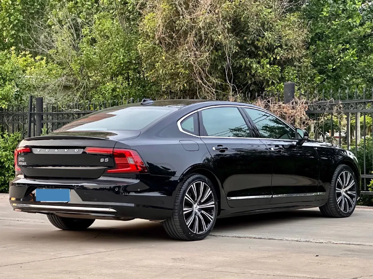 2022 Volvo S90 2.0T 250HP L4 8AT,autocango,china used car exporter,china ev exporter,chinese used car exporter,chinese used ev exporter