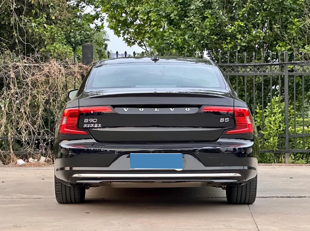 2022 Volvo S90 2.0T 250HP L4 8AT,autocango,china used car exporter,china ev exporter,chinese used car exporter,chinese used ev exporter