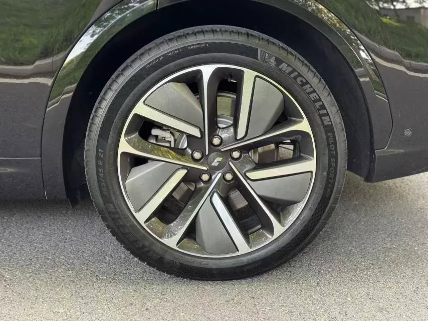 2023 Li L7 Range Extended 154HP REEV 40.9KWH,autocango,china used car exporter,china ev exporter,chinese used car exporter,chinese used ev exporter