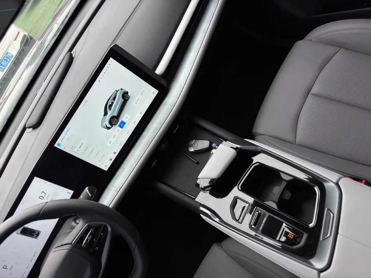 2023 ChangAn UNI-T 1.5T 188HP L4 7DCT,autocango,china used car exporter,china ev exporter,chinese used car exporter,chinese used ev exporter