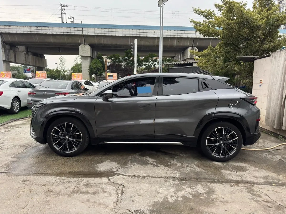 2023 ChangAn UNI-T 1.5T 188HP L4 7DCT,autocango,china used car exporter,china ev exporter,chinese used car exporter,chinese used ev exporter