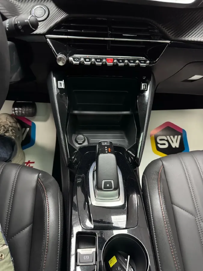 2022 Peugeot 2008 1.2T 136HP L3 6DCT,autocango,china used car exporter,china ev exporter,chinese used car exporter,chinese used ev exporter