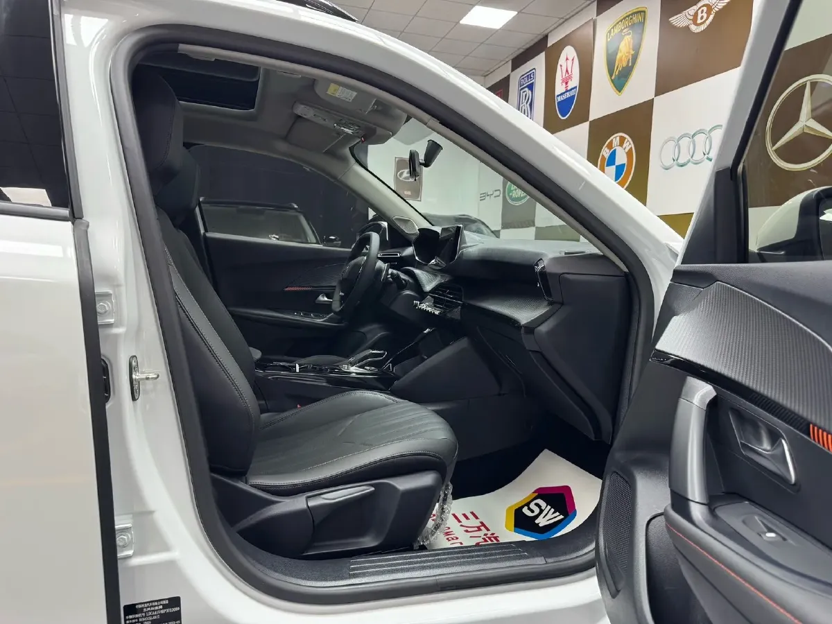 2022 Peugeot 2008 1.2T 136HP L3 6DCT,autocango,china used car exporter,china ev exporter,chinese used car exporter,chinese used ev exporter