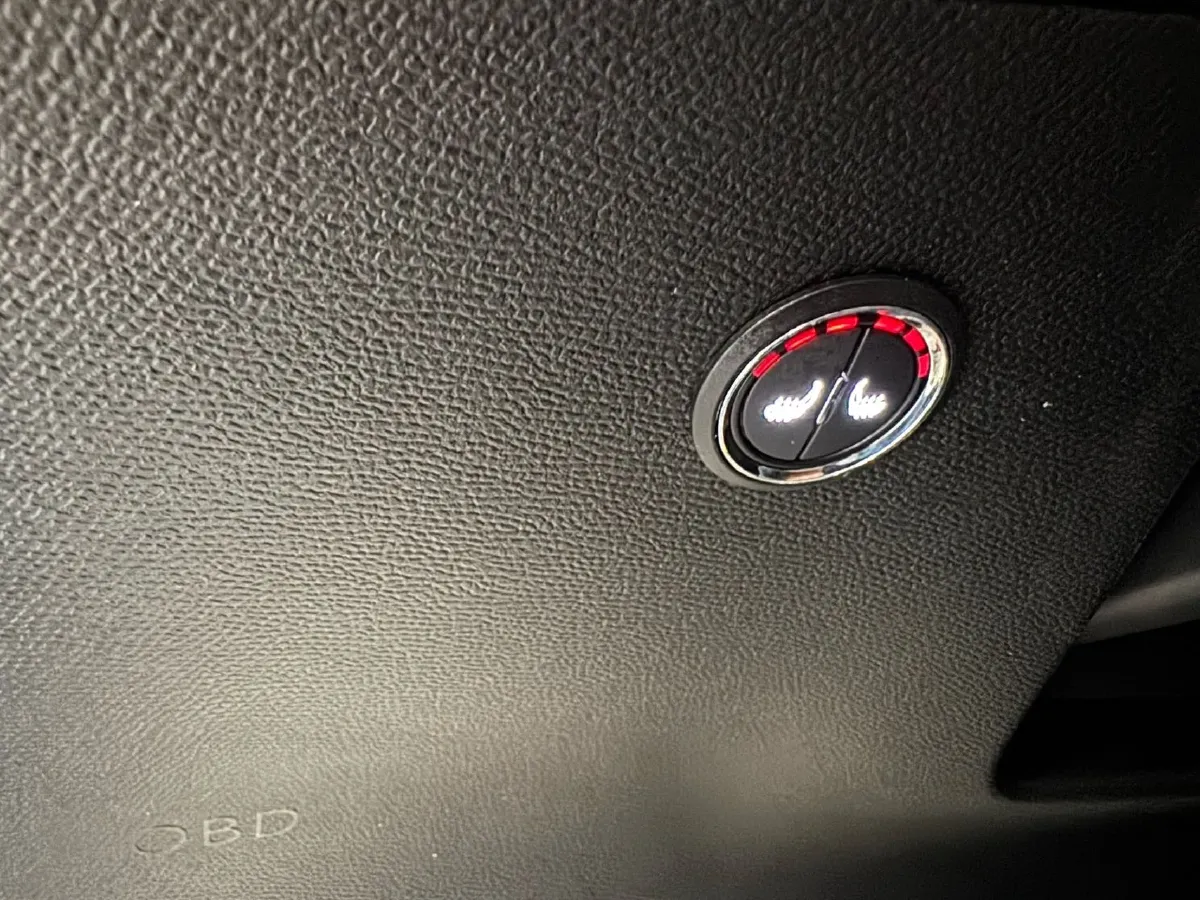 2022 Peugeot 2008 1.2T 136HP L3 6DCT,autocango,china used car exporter,china ev exporter,chinese used car exporter,chinese used ev exporter