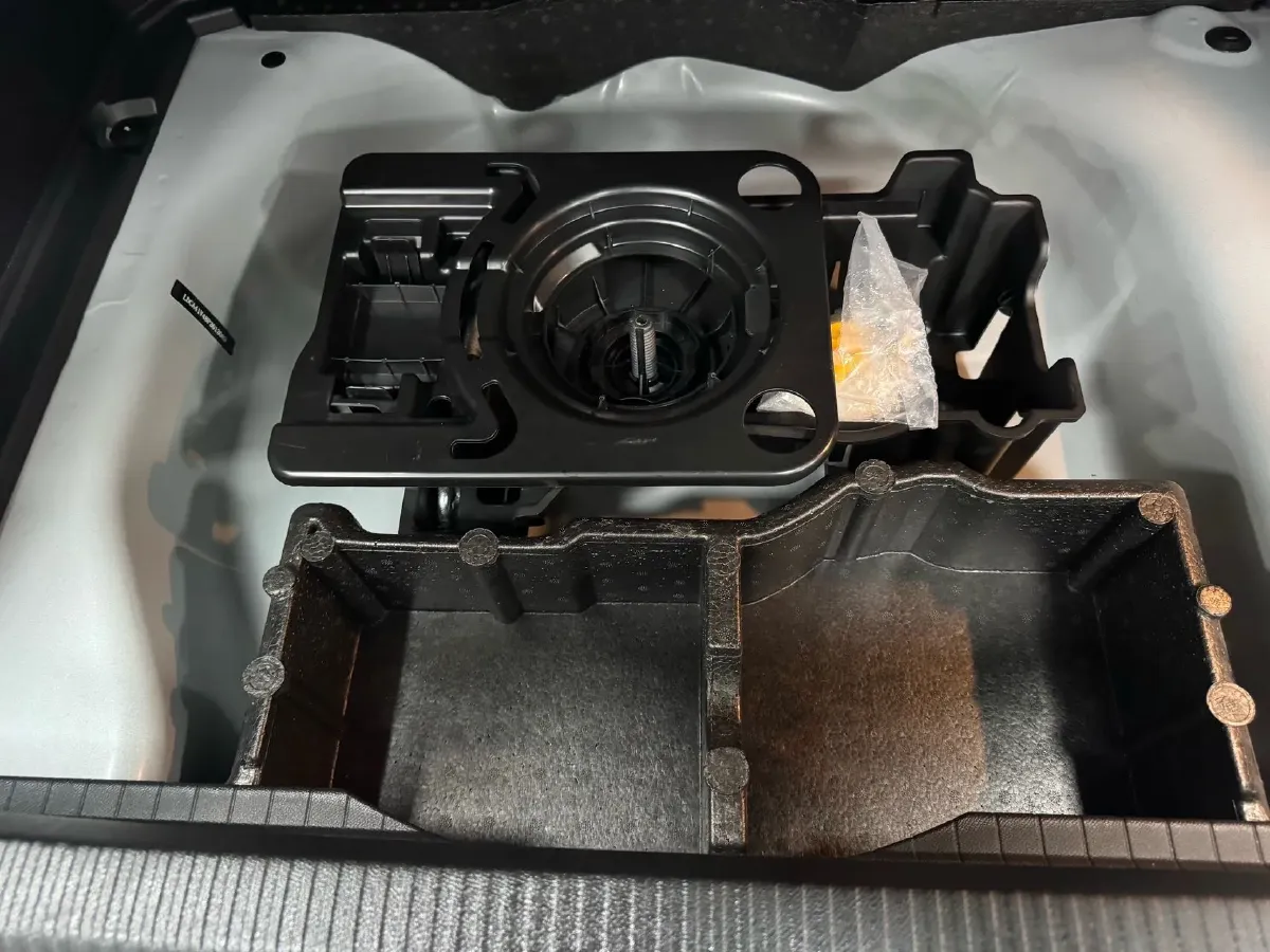 2022 Peugeot 2008 1.2T 136HP L3 6DCT,autocango,china used car exporter,china ev exporter,chinese used car exporter,chinese used ev exporter