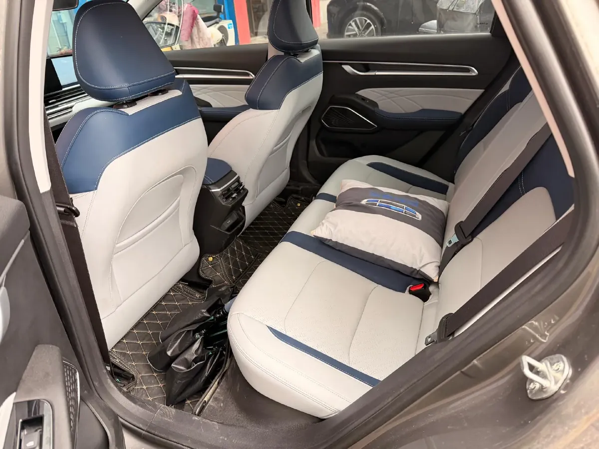 2022 Geely Emgrand 1.5L 114HP L4 CVT,autocango,china used car exporter,china ev exporter,chinese used car exporter,chinese used ev exporter