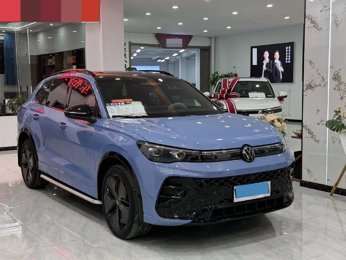 2024 Volkswagen Tiguan L 2.0T 220HP L4 7DCT,autocango,china used car exporter,china ev exporter,chinese used car exporter,chinese used ev exporter