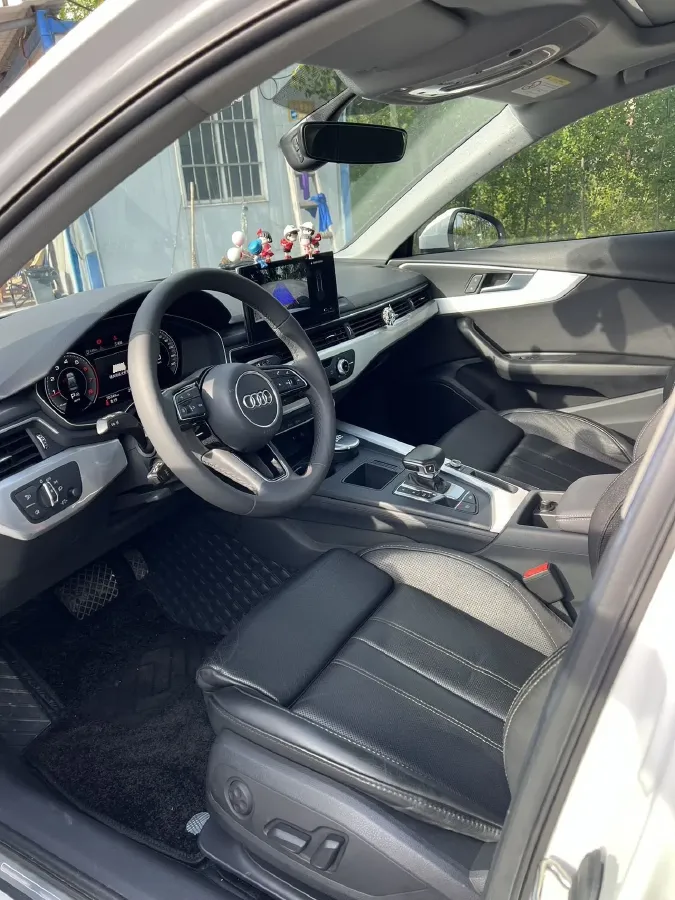 2022 Audi A4L 2.0T 190HP L4 7DCT,autocango,china used car exporter,china ev exporter,chinese used car exporter,chinese used ev exporter