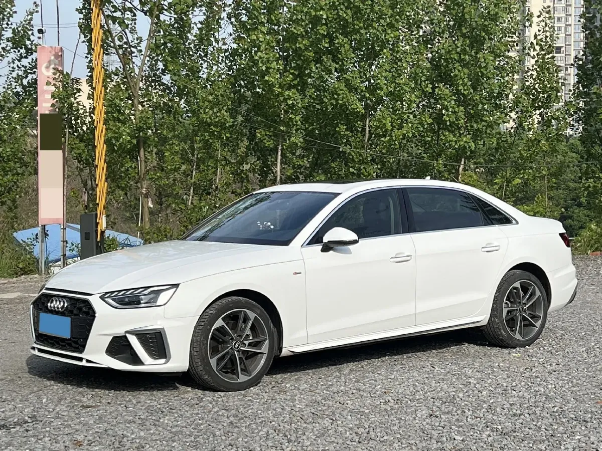 2022 Audi A4L 2.0T 190HP L4 7DCT,autocango,china used car exporter,china ev exporter,chinese used car exporter,chinese used ev exporter