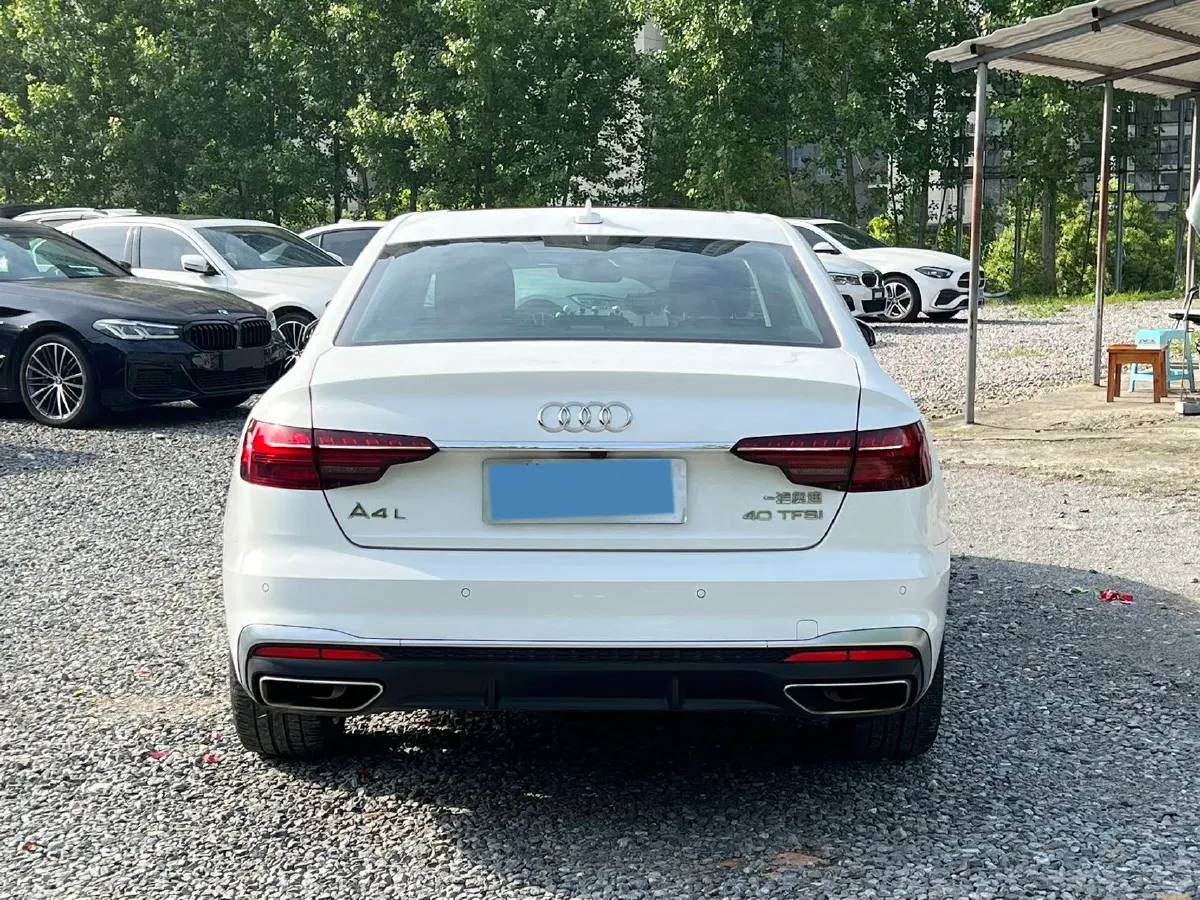 2022 Audi A4L 2.0T 190HP L4 7DCT,autocango,china used car exporter,china ev exporter,chinese used car exporter,chinese used ev exporter