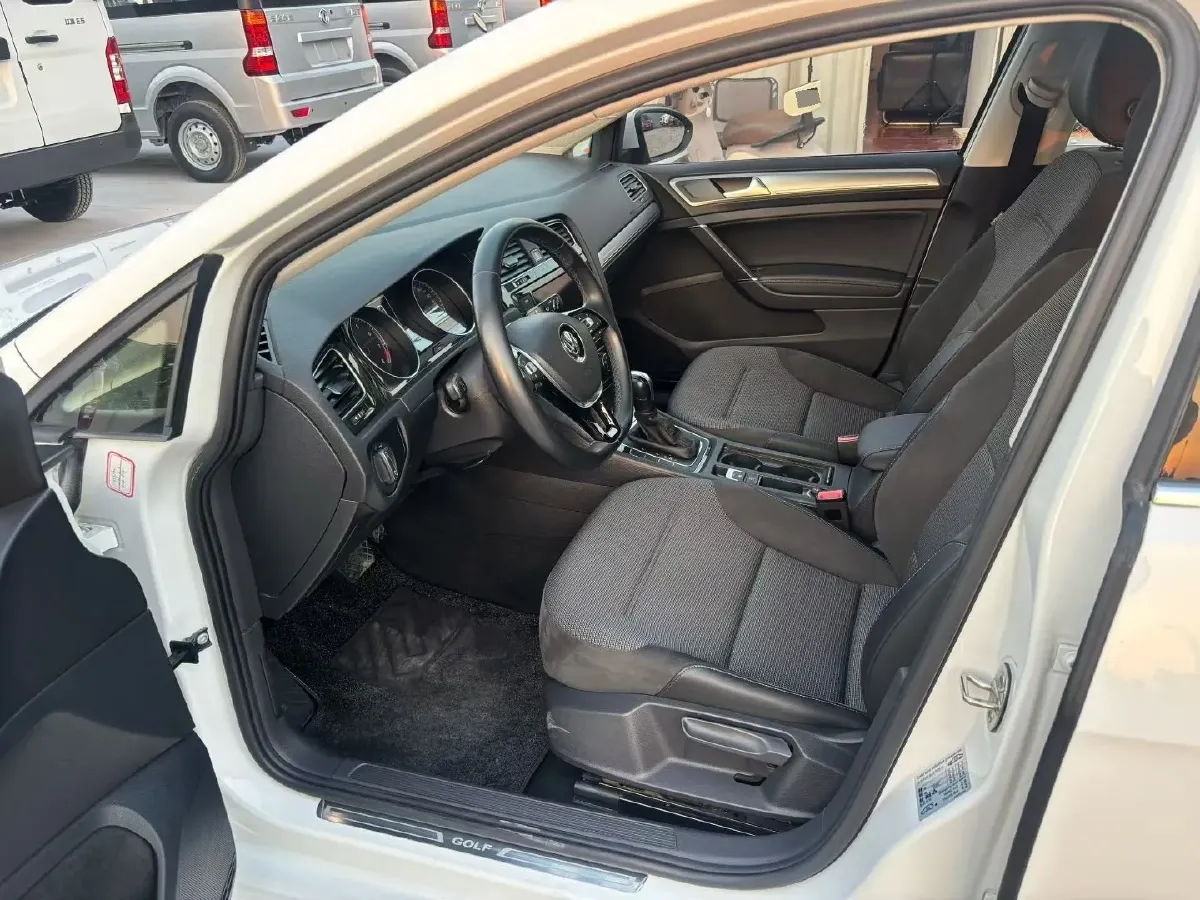 2018 Volkswagen Golf 1.6L 110HP L4 6AT,autocango,china used car exporter,china ev exporter,chinese used car exporter,chinese used ev exporter