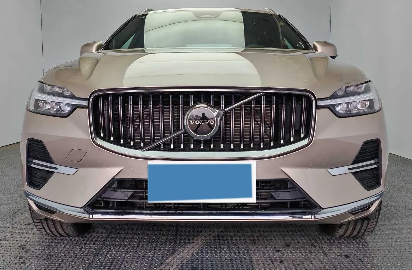 2025 Volvo XC60 2.0T 250HP L4 8AT,autocango,china used car exporter,china ev exporter,chinese used car exporter,chinese used ev exporter