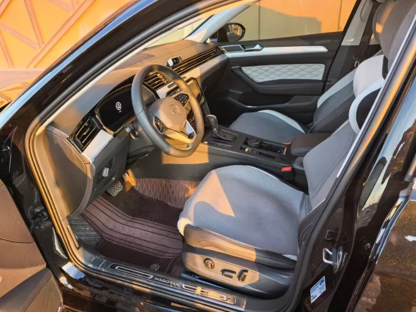 2025 Volkswagen Magotan 2.0T 186HP L4 7DCT,autocango,china used car exporter,china ev exporter,chinese used car exporter,chinese used ev exporter