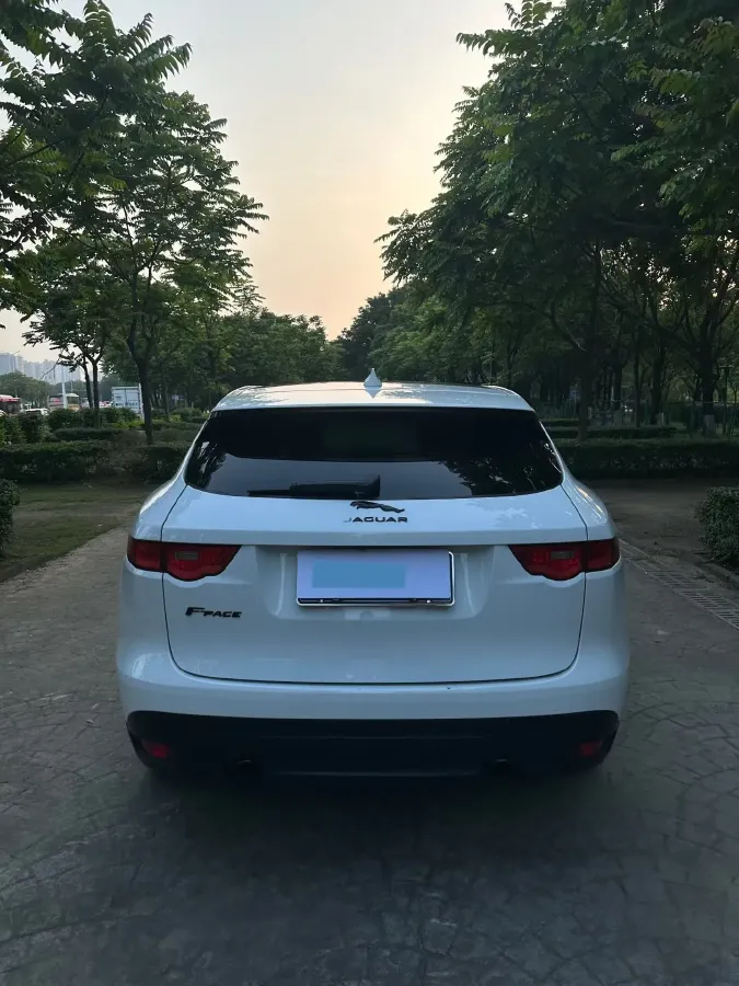 2018 Jaguar F-PACE 2.0T 250HP L4 8AT,autocango,china used car exporter,china ev exporter,chinese used car exporter,chinese used ev exporter