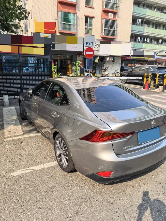 2017 Lexus IS 2.0T 245HP L4 8AT,autocango,china used car exporter,china ev exporter,chinese used car exporter,chinese used ev exporter