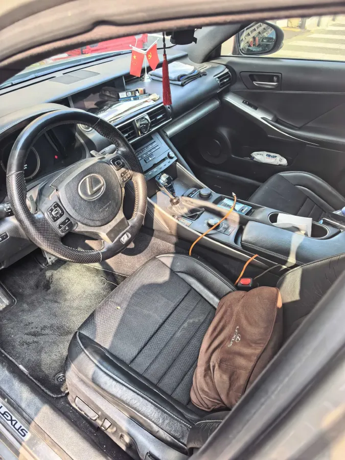 2017 Lexus IS 2.0T 245HP L4 8AT,autocango,china used car exporter,china ev exporter,chinese used car exporter,chinese used ev exporter