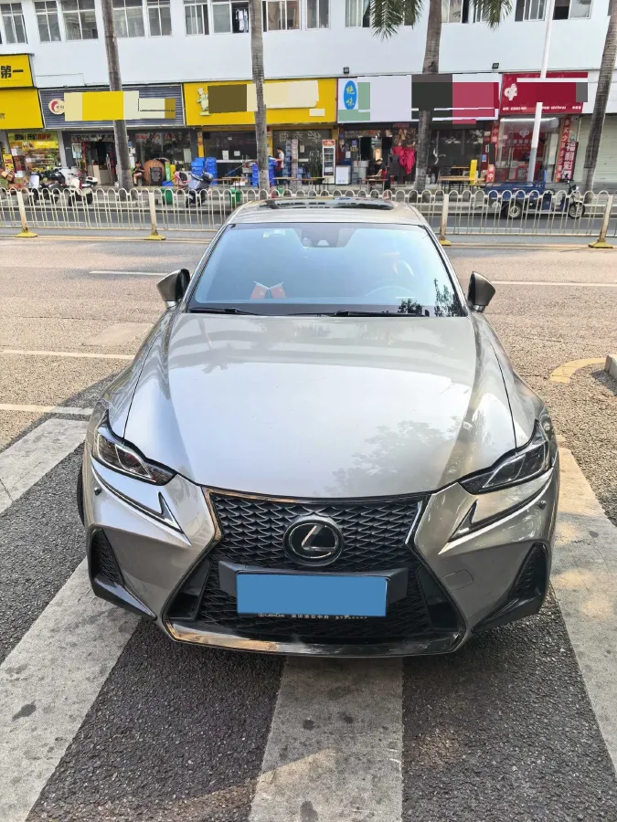 2017 Lexus IS 2.0T 245HP L4 8AT,autocango,china used car exporter,china ev exporter,chinese used car exporter,chinese used ev exporter