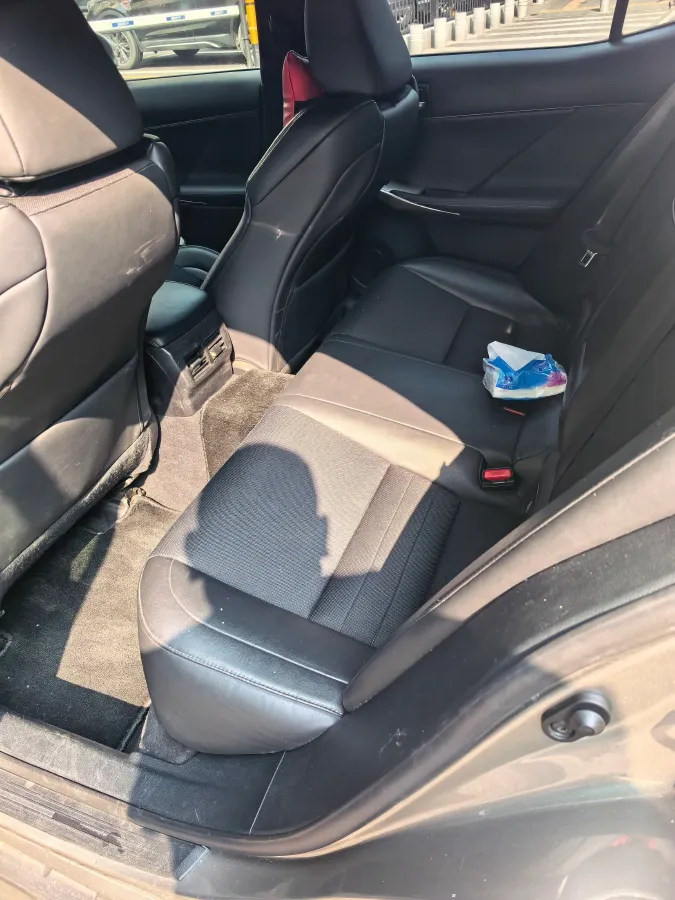 2017 Lexus IS 2.0T 245HP L4 8AT,autocango,china used car exporter,china ev exporter,chinese used car exporter,chinese used ev exporter