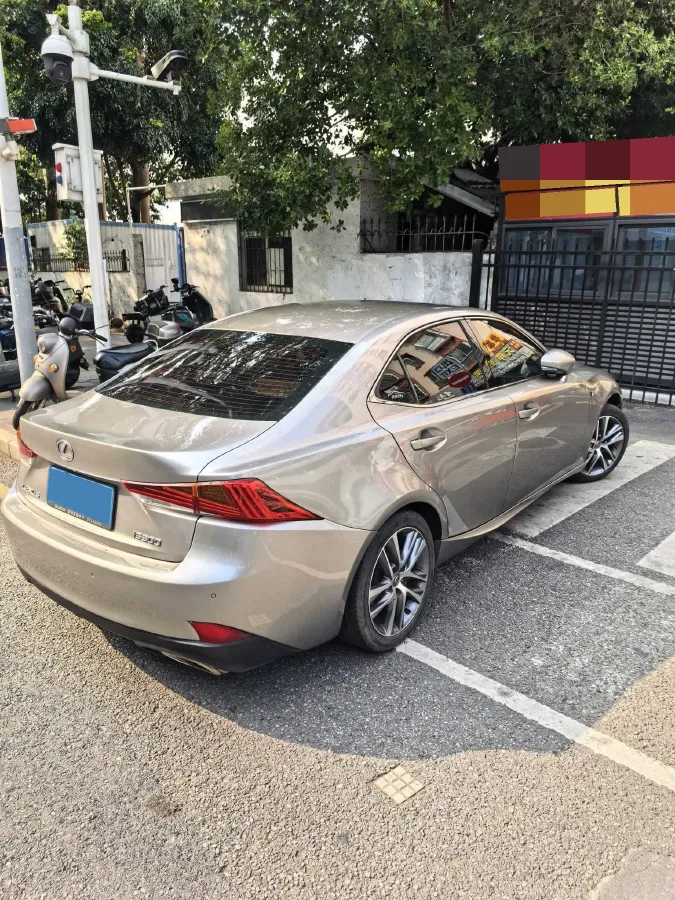2017 Lexus IS 2.0T 245HP L4 8AT,autocango,china used car exporter,china ev exporter,chinese used car exporter,chinese used ev exporter