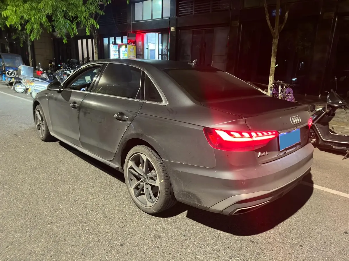 2022 Audi A4L 2.0T 190HP L4 7DCT,autocango,china used car exporter,china ev exporter,chinese used car exporter,chinese used ev exporter