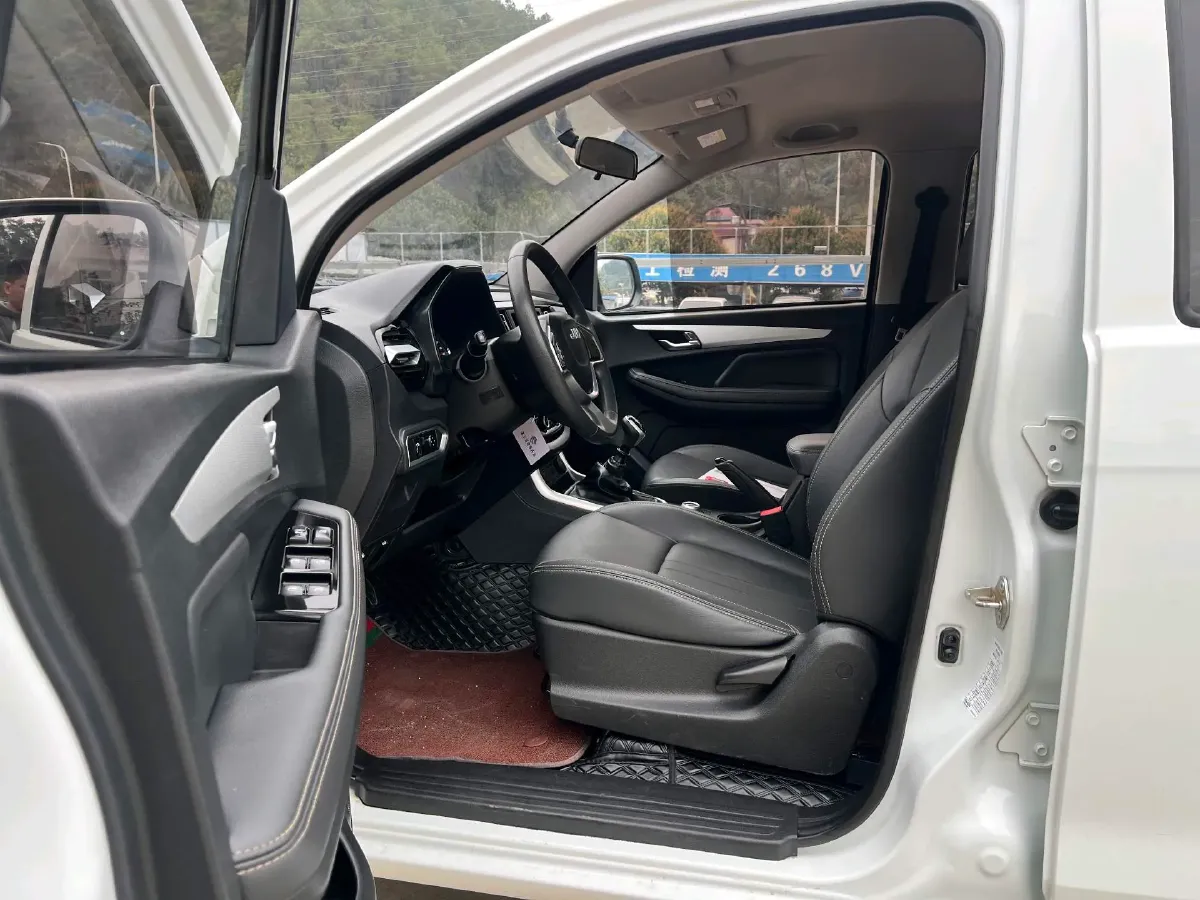 2023 Isuzu RE-MAX Jim 2.5T 143HP L4 6MT,autocango,china used car exporter,china ev exporter,chinese used car exporter,chinese used ev exporter