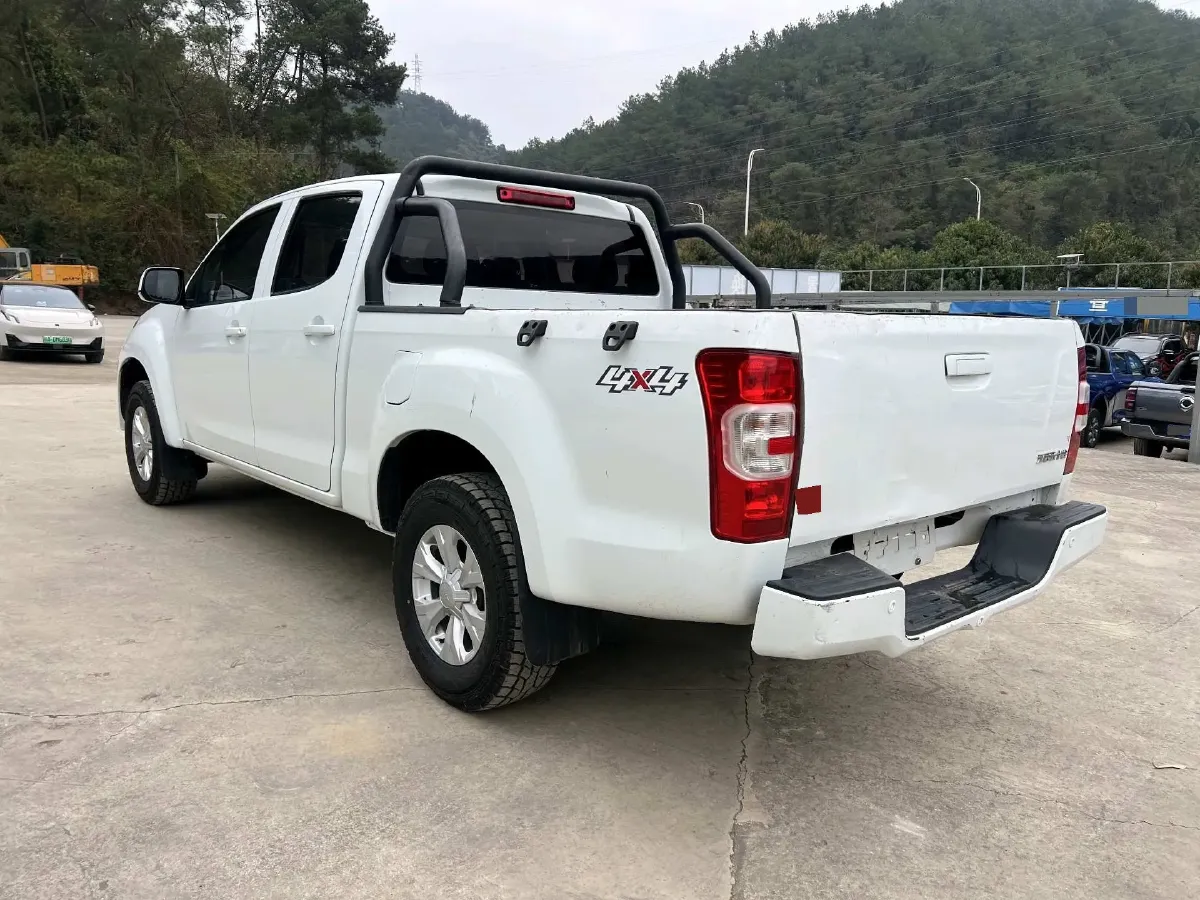 2023 Isuzu RE-MAX Jim 2.5T 143HP L4 6MT,autocango,china used car exporter,china ev exporter,chinese used car exporter,chinese used ev exporter