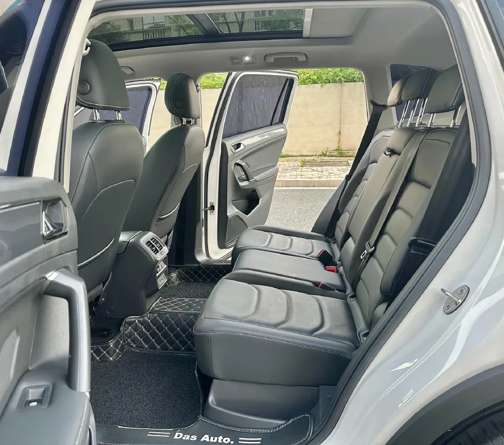 2021 Volkswagen Tiguan L 2.0T 186HP L4 7DCT,autocango,china used car exporter,china ev exporter,chinese used car exporter,chinese used ev exporter