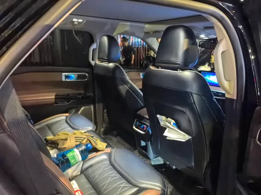 2024 Ford Explorer 2.3T 289HP L4 10AT,autocango,china used car exporter,china ev exporter,chinese used car exporter,chinese used ev exporter