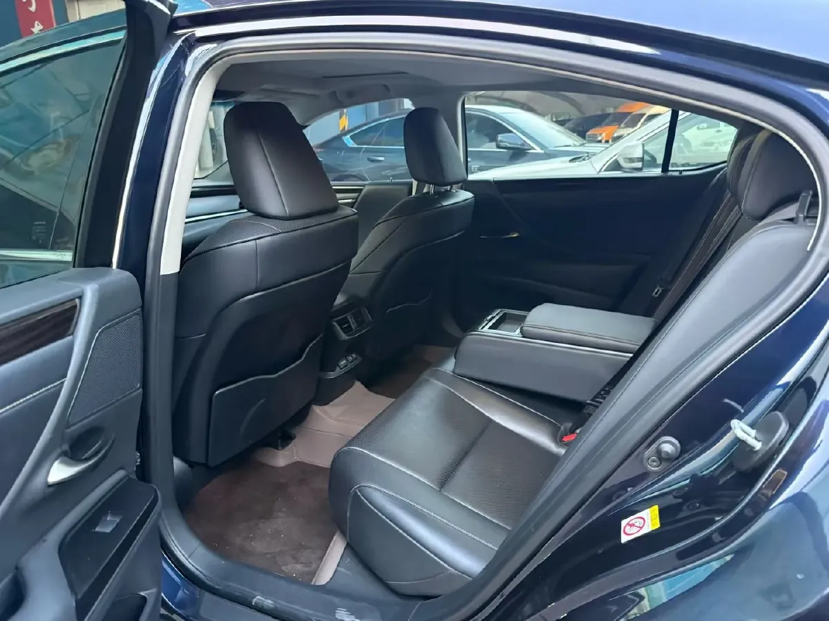 2018 Lexus ES 2.0L 173HP L4 CVT,autocango,china used car exporter,china ev exporter,chinese used car exporter,chinese used ev exporter