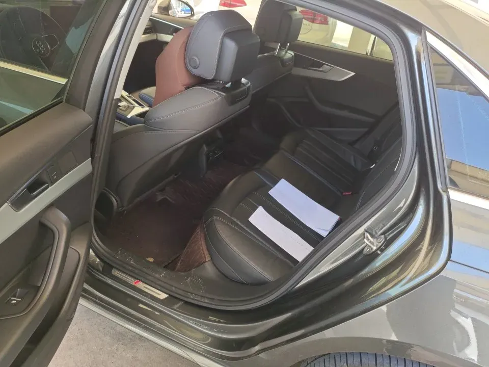 2020 Audi A4L 2.0T 190HP L4 7DCT,autocango,china used car exporter,china ev exporter,chinese used car exporter,chinese used ev exporter