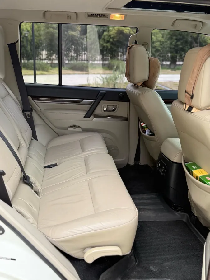 2017 Land Rover Range Rover Evoque 2.0T 241HP L4 9AT,autocango,china used car exporter,china ev exporter,chinese used car exporter,chinese used ev exporter