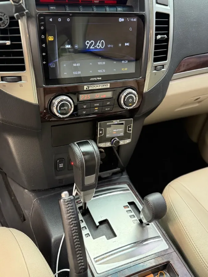 2017 Land Rover Range Rover Evoque 2.0T 241HP L4 9AT,autocango,china used car exporter,china ev exporter,chinese used car exporter,chinese used ev exporter