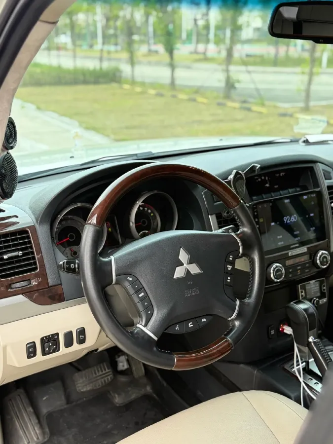 2017 Land Rover Range Rover Evoque 2.0T 241HP L4 9AT,autocango,china used car exporter,china ev exporter,chinese used car exporter,chinese used ev exporter