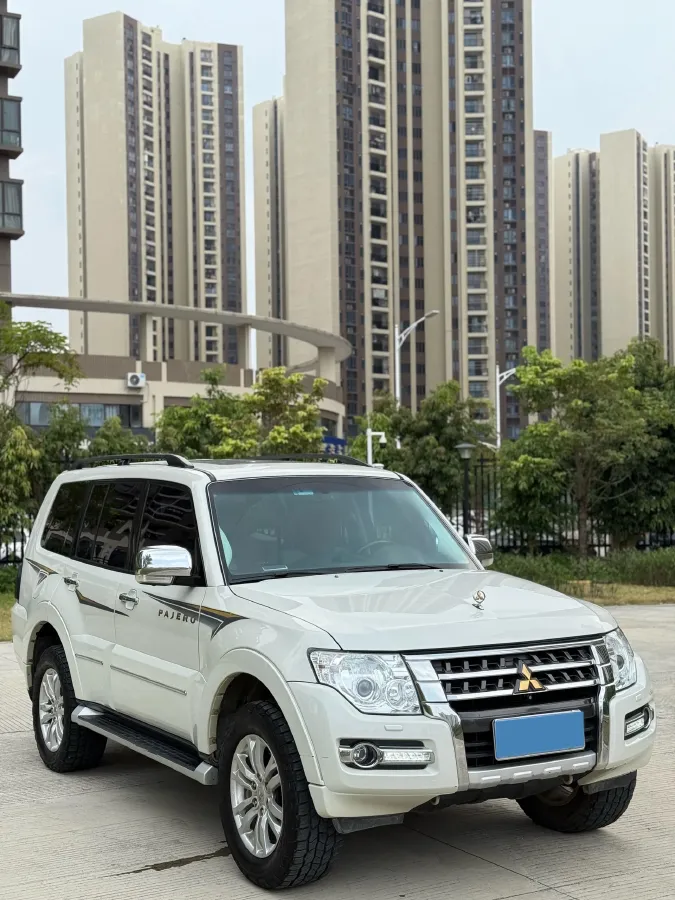 2017 Land Rover Range Rover Evoque 2.0T 241HP L4 9AT,autocango,china used car exporter,china ev exporter,chinese used car exporter,chinese used ev exporter