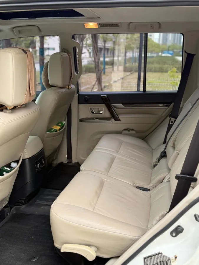 2017 Land Rover Range Rover Evoque 2.0T 241HP L4 9AT,autocango,china used car exporter,china ev exporter,chinese used car exporter,chinese used ev exporter