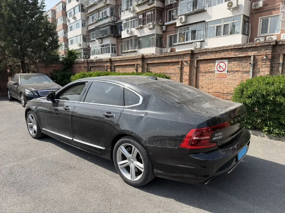 2019 Mercedes-Benz E Class 1.5T 184HP L4 9AT,autocango,china used car exporter,china ev exporter,chinese used car exporter,chinese used ev exporter