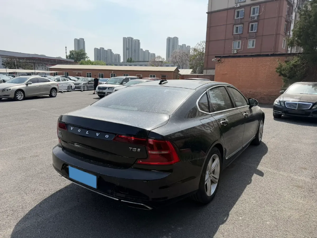 2019 Mercedes-Benz E Class 1.5T 184HP L4 9AT,autocango,china used car exporter,china ev exporter,chinese used car exporter,chinese used ev exporter